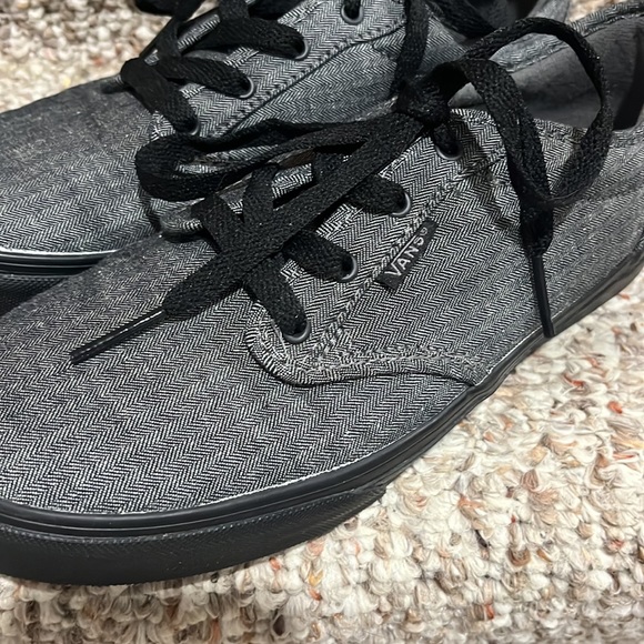 Boy’s Vans Shoes Size 6.5 - Picture 3 of 5